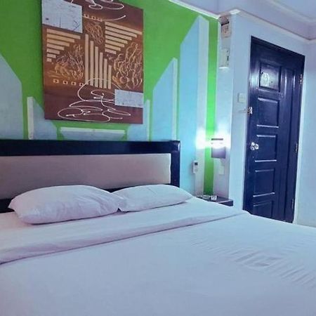 Hotel K77 Dumai Exterior photo