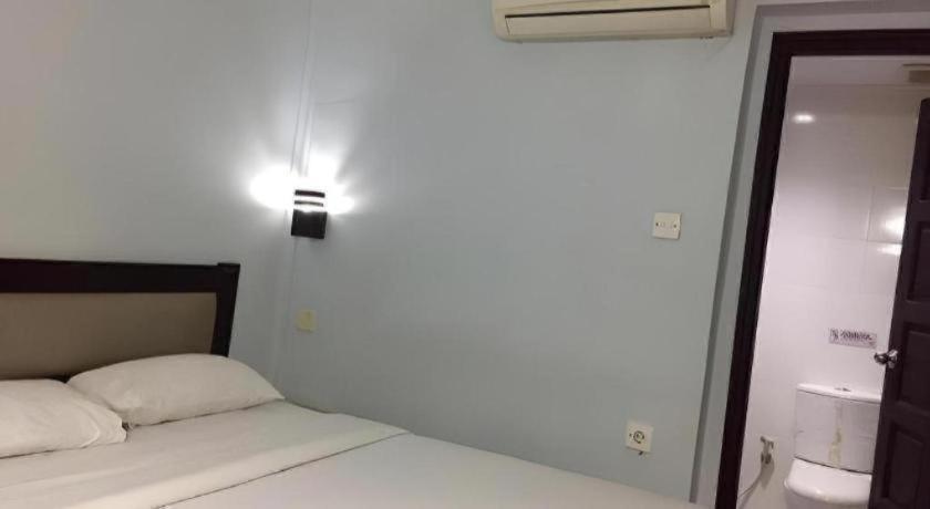 Hotel K77 Dumai Exterior photo